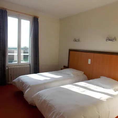 Le Hotel 2*