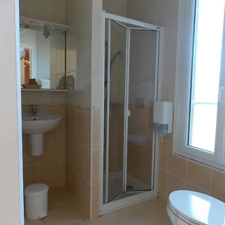 Hotel Le 2*