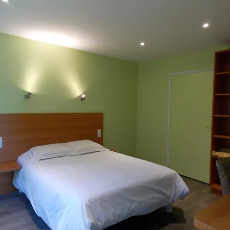 Le Hotel 2*