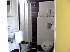 Le Hotel 2*