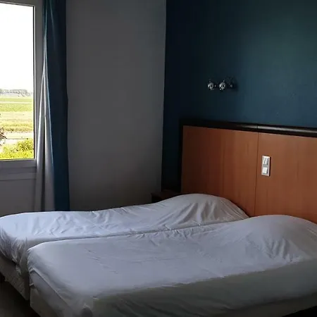 Le Hotel 2*